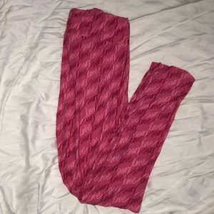 TC LuLaRoe Valentine’s Leggings